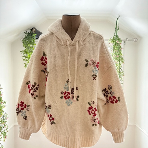 Zara Sweaters - Floral Knit Hoodie Sweater